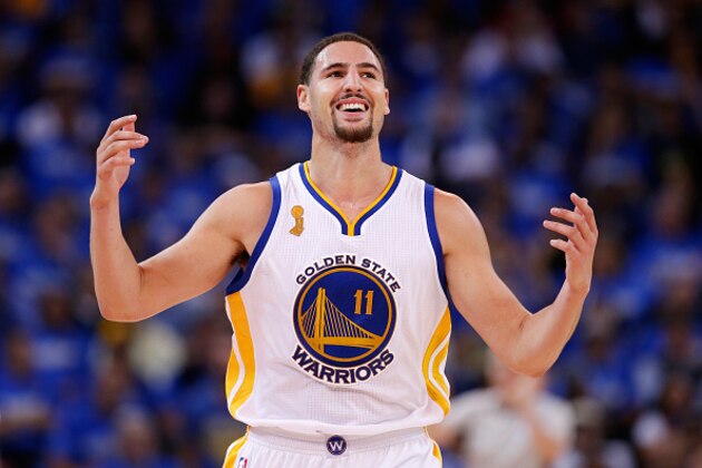 OAKLAND, CA - OCTOBER 27:  Klay Thompson #11 of the Golden State Warriors reacts to a play against the New Orleans Pelicans during the NBA season opener at ORACLE Arena on October 27, 2015 in Oakland, California. NOTE TO USER: User expressly acknowledges and agrees that, by downloading and or using this photograph, User is consenting to the terms and conditions of the Getty Images License Agreement.  (Photo by Ezra Shaw/Getty Images)