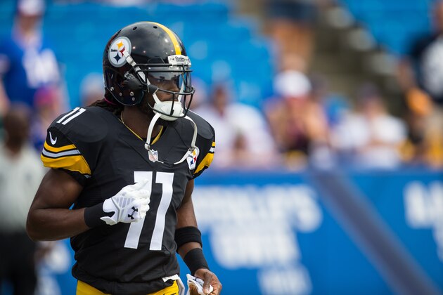 ORCHARD PARK, NY - AUGUST 29:  Markus Wheaton #11 of the Pittsburgh Steelers runs on the field before a preseason game against the Buffalo Bills on August 29, 2015 at Ralph Wilson Stadium in Orchard Park, New York.  Buffalo defeats Pittsburgh 43-19.  (Photo by Brett Carlsen/Getty Images)