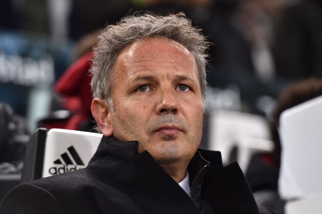 TURIN, ITALY - NOVEMBER 21:  AC Milan head coach Sinisa Mihajlovic looks on during the Serie A match between Juventus FC and AC Milan at Juventus Arena on November 21, 2015 in Turin, Italy.  (Photo by Valerio Pennicino/Getty Images)