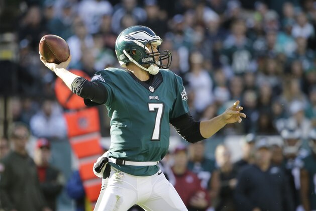 Philadelphia Eagles' Sam Bradford passes during the first half of an NFL football game against the Miami Dolphins, Sunday, Nov. 15, 2015, in Philadelphia. (AP Photo/Matt Rourke)