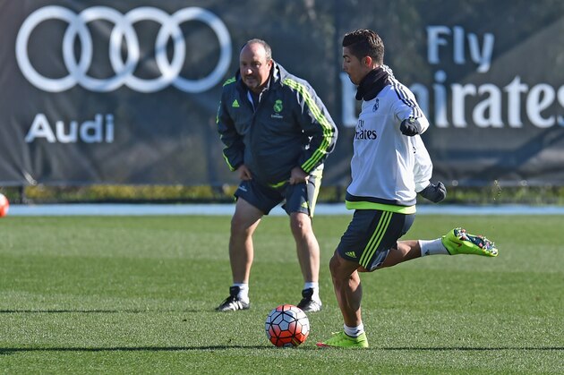 Real Madrid's coach Rafa Benitez (L) watches forward Cristiano Ronaldo (R) during a team training session during the International Champions Cup tournament in Melbourne on July 20, 2015. AFP PHOTO / Paul CROCK -- IMAGE RESTRICTED TO EDITORIAL USE - STRICTLY NO COMMERCIAL USE        (Photo credit should read PAUL CROCK/AFP/Getty Images)