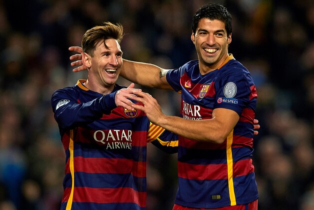 BARCELONA, SPAIN - NOVEMBER 24:  Lionel Messi (L) of Barcelona celebrates with his teammate Luis Suarez during the UEFA Champions League Group E match between FC Barcelona and AS Roma at Camp Nou on November 24, 2015 in Barcelona, Spain.  (Photo by Manuel Queimadelos Alonso/Getty Images)