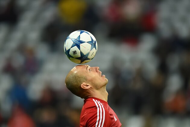 Bayern Munich's Dutch midfielder Arjen Robben warms up ahead of the UEFA Champions League Group F football match between FCB Bayern Munich and Olympiakos Piraeus on November 24, 2015 at the 'Allianz Arena' in Munich, southern Germany. AFP PHOTO / CHRISTOF STACHE / AFP / CHRISTOF STACHE        (Photo credit should read CHRISTOF STACHE/AFP/Getty Images)