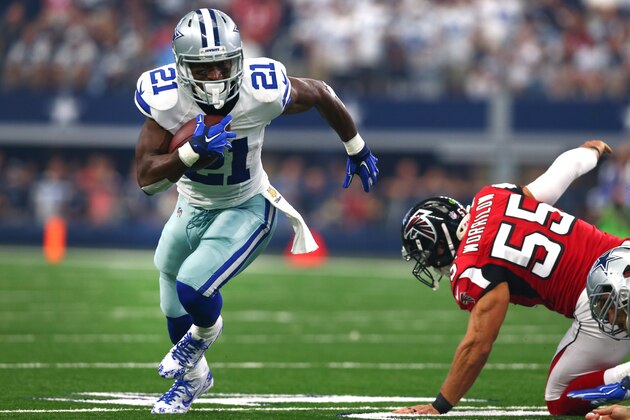 ARLINGTON, TX - SEPTEMBER 27:  Joseph Randle #21 of the Dallas Cowboys gets past Paul Worrilow #55 of the Atlanta Falcons to score a touchdown in the first quarter at AT&T Stadium on September 27, 2015 in Arlington, Texas. (Photo by Tom Pennington/Getty Images)