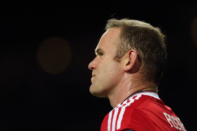 MANCHESTER, ENGLAND - NOVEMBER 25:  Wayne Rooney of Manchester United takes a moment to reflect after a move forward broke down during the UEFA Champions League match between Manchester United FC and PSV Eindhoven at Old Trafford on November 25, 2015 in Manchester, United Kingdom.  (Photo by Matthew Ashton - AMA/Getty Images)