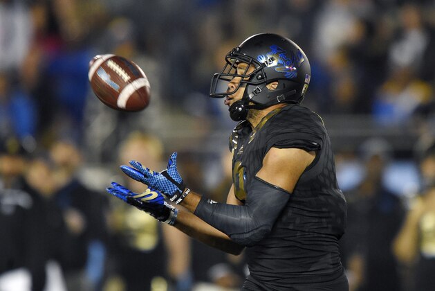 UCLA wide receiver Jordan Payton makes a catch during the first half of an NCAA college football game against Washington State, Saturday, Nov. 14, 2015, in Pasadena, Calif. (AP Photo/Mark J. Terrill) UCLA wide receiver Jordan Payton makes a catch during the first half of an NCAA college football game against Washington State, Saturday, Nov. 14, 2015, in Pasadena, Calif. (AP Photo/Mark J. Terrill)