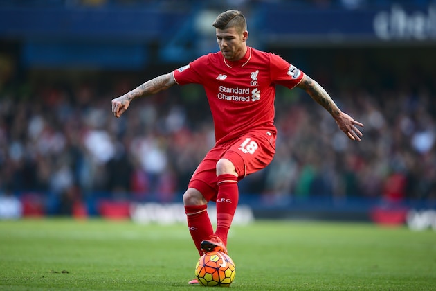 LONDON, ENGLAND - OCTOBER 31: Alberto Moreno of Liverpool in action during the Barclays Premier League match between Chelsea and Liverpool at Stamford Bridge on October 31, 2015 in London, England.  (Photo by Ian Walton/Getty Images)