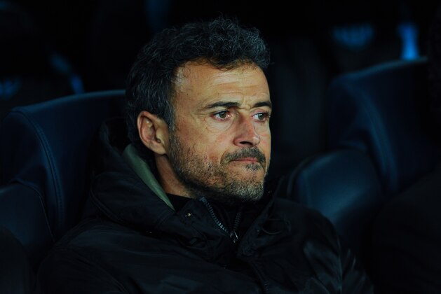BARCELONA, SPAIN - NOVEMBER 24:  Head coach Luis Enrique of FC Barcelona looks on during the UEFA Champions League Group E match between FC Barcelona and AS Roma at Camp Nou stadium on November 24, 2015 in Barcelona, Spain.  (Photo by David Ramos/Getty Images)