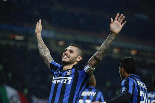 Inter Milan's Mauro Icardi celebrates after scoring during a Serie A soccer match between Inter Milan and Frosinone at the San Siro stadium in Milan, Italy, Sunday, Nov. 22, 2015. (AP Photo/Luca Bruno)