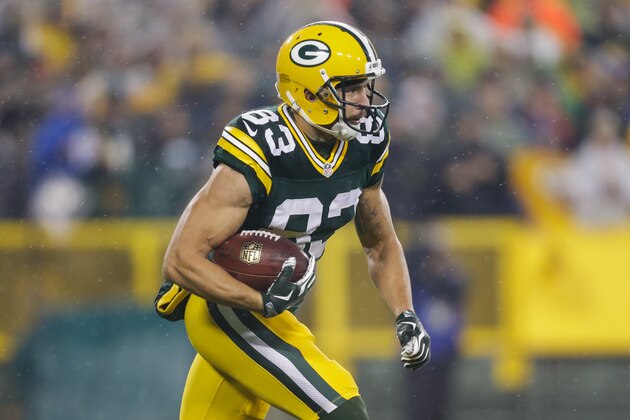 GREEN BAY, WI - NOVEMBER 26:   Jeff Janis #83 of the Green Bay Packers carries the football in the first quarter against the Chicago Bears at Lambeau Field on November 26, 2015 in Green Bay, Wisconsin.  (Photo by Mike McGinnis/Getty Images)