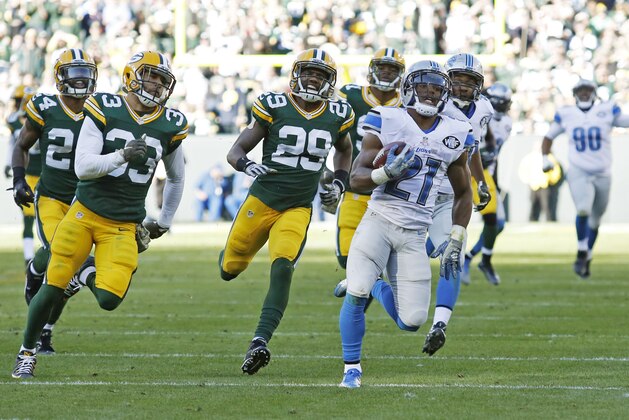 Detroit Lions' Ameer Abdullah runs a kickoff return to the 1-yard line during the first half of an NFL football game against the Green Bay Packers Sunday, Nov. 15, 2015, in Green Bay, Wis. (AP Photo/Matt Ludtke)
