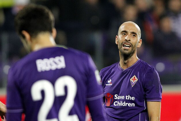 Fiorentina's Borja Valero reacts during a Serie A soccer match at the Artemio Franchi stadium in Florence, Italy  Sunday , Oct  25. 2015. (AP Photo/Fabrizio Giovannozzi)
