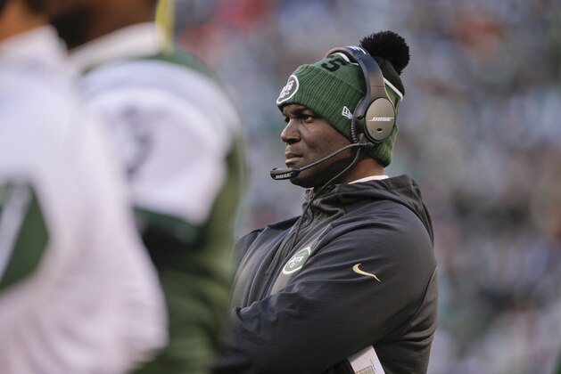 New York Jets head coach Todd Bowles watches his team play during the second half of an NFL football game against the Miami Dolphins Sunday, Nov. 29, 2015, in East Rutherford, N.J. (AP Photo/Peter Morgan)