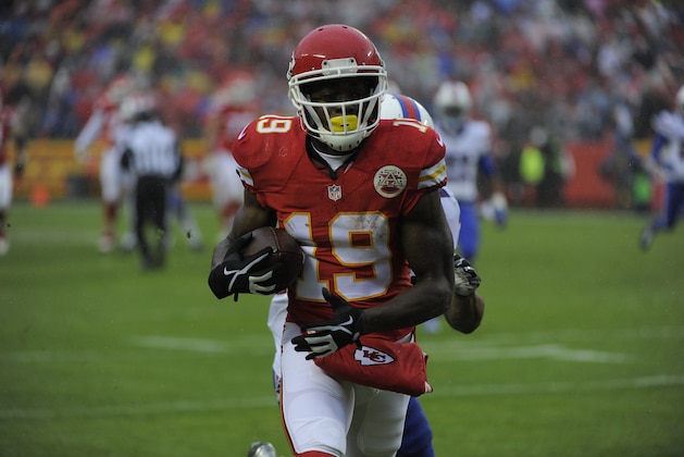 Kansas City Chiefs wide receiver Jeremy Maclin (19 runs for a touchdown in front of Buffalo Bills cornerback Ronald Darby (28) during the first half of an NFL football game in Kansas City, Mo., Sunday, Nov. 29, 2015. (AP Photo/Ed Zurga)