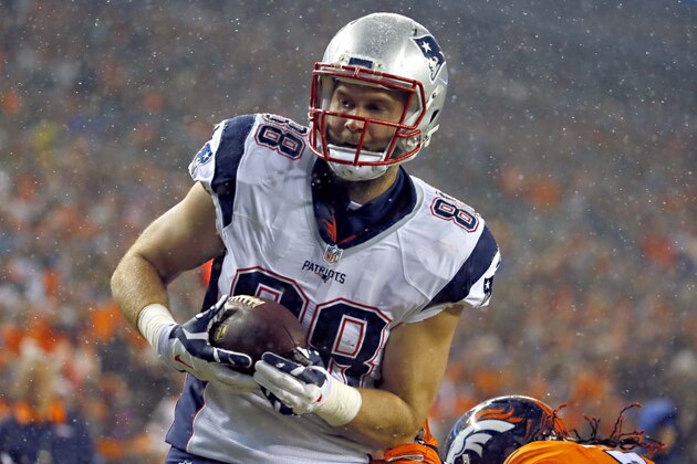 New England Patriots tight end Scott Chandler (88) pulls in a touchdown catch against the Denver Broncos during the first half of an NFL football game, Sunday, Nov. 29, 2015, in Denver. (AP Photo/Jack Dempsey) New England Patriots tight end Scott Chandler (88) pulls in a touchdown catch against the Denver Broncos during the first half of an NFL football game, Sunday, Nov. 29, 2015, in Denver. (AP Photo/Jack Dempsey)