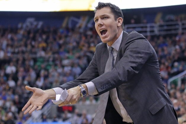 Golden State Warriors interim head coach Luke Walton shouts to his team in the second quarter during an NBA basketball game against the Utah Jazz, Monday, Nov. 30, 2015, in Salt Lake City.  (AP Photo/Rick Bowmer)