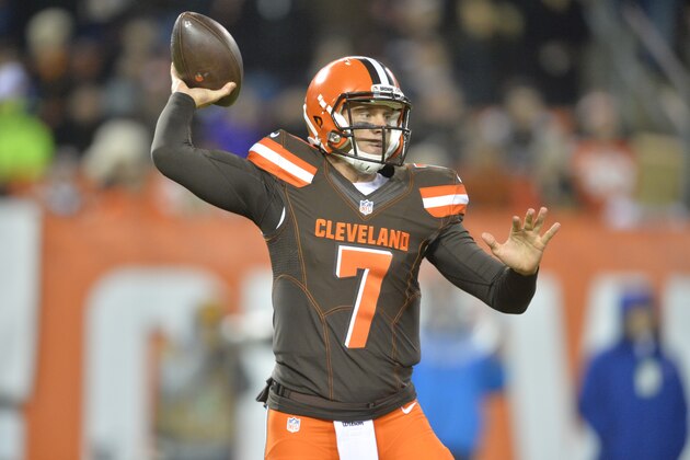 Cleveland Browns quarterback Austin Davis (7) looks to pass against the Baltimore Ravens during an NFL football game Monday, Nov. 30, 2015, in Cleveland. (AP Photo/David Richard)