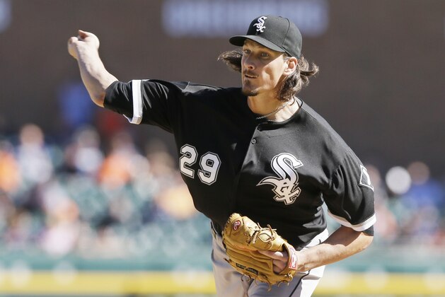 Chicago White Sox starting pitcher Jeff Samardzija throws during the ninth inning of the first game of a baseball doubleheader against the Detroit Tigers, Monday, Sept. 21, 2015, in Detroit. The White Sox defeated the Tigers 2-0. (AP Photo/Carlos Osorio)