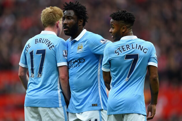 MANCHESTER, ENGLAND - OCTOBER 25: (L to R) Kevin de Bruyne, Wilfred Bony and Raheem Sterling of Manchester City make a wall during the Barclays Premier League match between Manchester United and Manchester City at Old Trafford on October 25, 2015 in Manchester, England.  (Photo by Michael Regan/Getty Images)