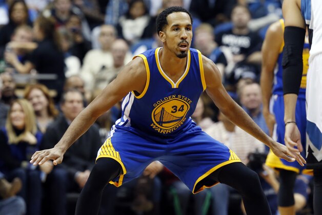 Golden State Warriors’ Shaun Livingston plays against the Minnesota Timberwolves in the second half of an NBA basketball game, Thursday, Nov. 12, 2015, in Minneapolis. (AP Photo/Jim Mone)