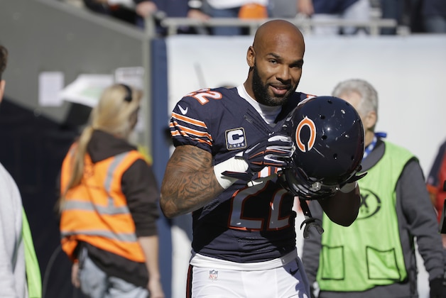 Chicago Bears running back Matt Forte (22) warms up before an NFL football game, Sunday, Nov. 1, 2015, in Chicago. (AP Photo/Nam Y. Huh)