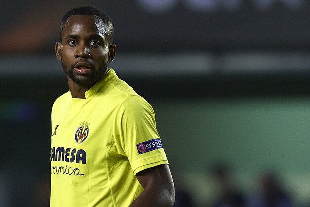 VILLARREAL, SPAIN - OCTOBER 22:  Cedric Bakambu of Villarreal looks on during the UEFA Europa League Group K match between Villarreal CF and FC Dinamo Minks at El Madrigal Stadium on October 22, 2015 in Villarreal, Spain.  (Photo by Manuel Queimadelos Alonso/Getty Images)