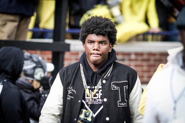 2017 4-Star OL JaRaymond Hall committed to Michigan on Saturday over offers from Ole Miss, Penn State and Tennessee among others.