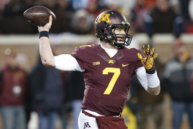 Minnesota quarterback Mitch Leidner (7) plays against the Wisconsin in the second half of an NCAA college football game, Saturday, Nov. 28, 2015, in Minneapolis. Wisconsin won 31-21. (AP Photo/Jim Mone)