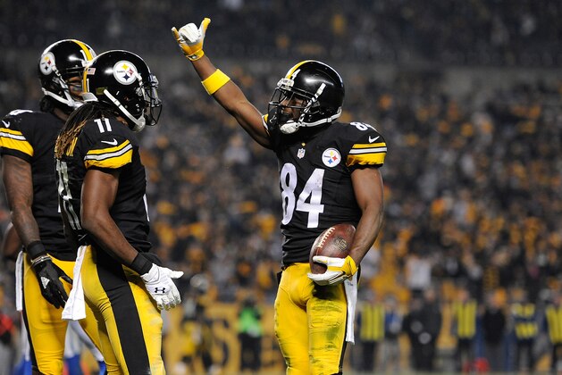 PITTSBURGH, PA - DECEMBER 6: Antonio Brown #84 of the Pittsburgh Steelers celebrates a third quarter touchdown with teammates Markus Wheaton #11 and Martavis Bryant #10 during the game against the Indianapolis Colts at Heinz Field on December 6, 2015 in Pittsburgh, Pennsylvania. (Photo by Joe Sargent/Getty Images)