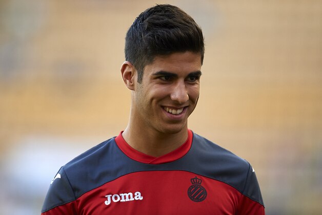 VILLARREAL, SPAIN - AUGUST 28:  Marco Asensio of Espanyol looks on prior to the start the La Liga match between Villarreal CF and RCD Espanyol at El Madrigal Stadium on August 28, 2015 in Villarreal, Spain.  (Photo by Manuel Queimadelos Alonso/Getty Images)