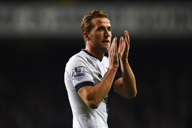 LONDON, ENGLAND - NOVEMBER 22: Harry Kane of Tottenham Hotspur applauds the fans after the Barclays Premier League match between Tottenham Hotspur and West Ham United at White Hart Lane on November 22, 2015 in London, England.  (Photo by Shaun Botterill/Getty Images)