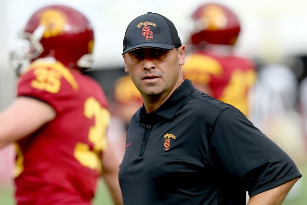 LOS ANGELES, CA - SEPTEMBER 12:  Head coach Steve Sarkisian of the USC Trojans watches his team during warmups for the game with the Idaho Vandals at Los Angeles Memorial Coliseum on September 12, 2015 in Los Angeles, California.  (Photo by Stephen Dunn/Getty Images)
