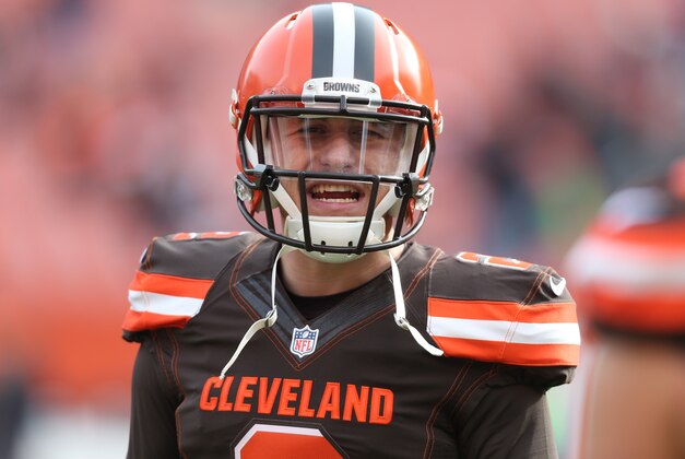 Cleveland Browns quarterback Johnny Manziel (2) before an NFL football game between the Cincinnati Bengals and the Cleveland Browns, Sunday, Dec. 6, 2015, in Cleveland. (AP Photo/Ron Schwane)
