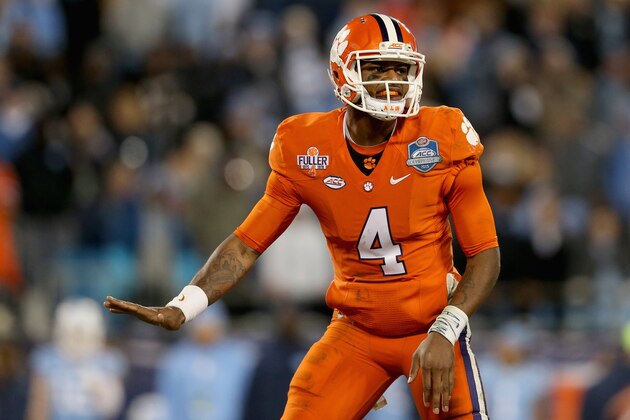 CHARLOTTE, NC - DECEMBER 05:  Deshaun Watson #4 of the Clemson Tigers looks to the sideline before taking a snap against the North Carolina Tar Heels in the 2nd half during the Atlantic Coast Conference Football Championship at Bank of America Stadium on December 5, 2015 in Charlotte, North Carolina.  (Photo by Streeter Lecka/Getty Images)