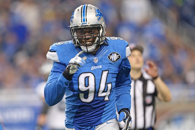 DETROIT MI - NOVEMBER 26: Ezekiel Ansah #94 of the Detroit Lions leaves the game during the first quarter of the game against the Philadelphia Eagles on November 26, 2015 at Ford Field in Detroit, Michigan. The Lions defeated the Eagles 45-14. (Photo by Leon Halip/Getty Images)