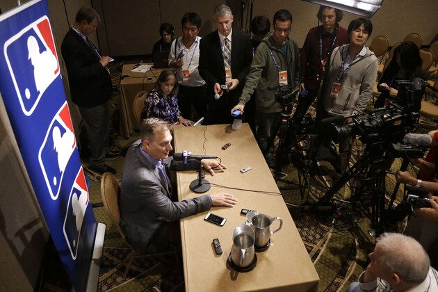 Texas Rangers manager Jeff Banister talks with reporters at the Major League Baseball winter meetings Monday, Dec. 7, 2015, in Nashville, Tenn. (AP Photo/Mark Humphrey) Texas Rangers manager Jeff Banister talks with reporters at the Major League Baseball winter meetings Monday, Dec. 7, 2015, in Nashville, Tenn. (AP Photo/Mark Humphrey)