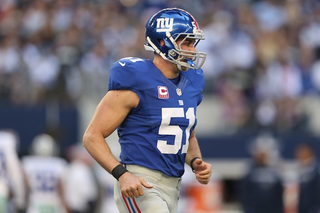 ARLINGTON, TX - OCTOBER 28:   Zak DeOssie #51 of the New York Giants at Cowboys Stadium on October 28, 2012 in Arlington, Texas.  (Photo by Ronald Martinez/Getty Images)