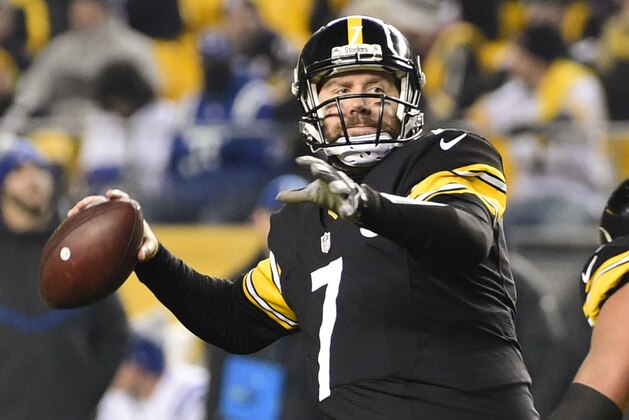 Pittsburgh Steelers quarterback Ben Roethlisberger (7) passes against the Indianapolis Colts in the second half of an NFL football game, Sunday, Dec. 6, 2015, in Pittsburgh. (AP Photo/Fred Vuich)