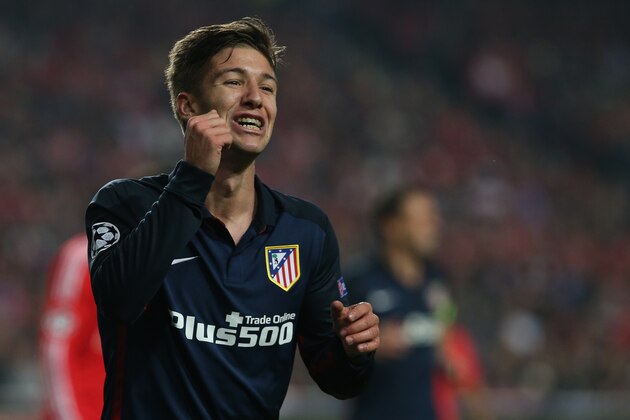LISBON, PORTUGAL - DECEMBER 8: Club Atletico de Madrid's forward Luciano Vietto celebrates after scoring a goal during the UEFA Champions League match between SL Benfica and Club Atletico de Madrid at Estadio da Luz, on December 8, 2015 in Lisbon, Portugal.  (Photo by Gualter Fatia/Getty Images)