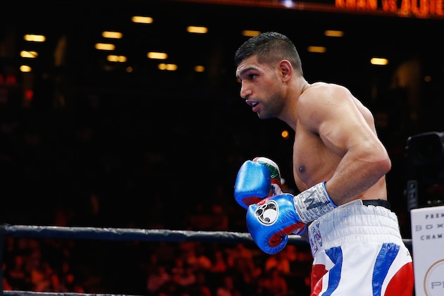 NEW YORK, NY - MAY 29:  Amir Khan in action against Chris Algieri during their Welterweight bout at Barclays Center of Brooklyn on May 29, 2015 in New York City.  (Photo by Al Bello/Getty Images)
