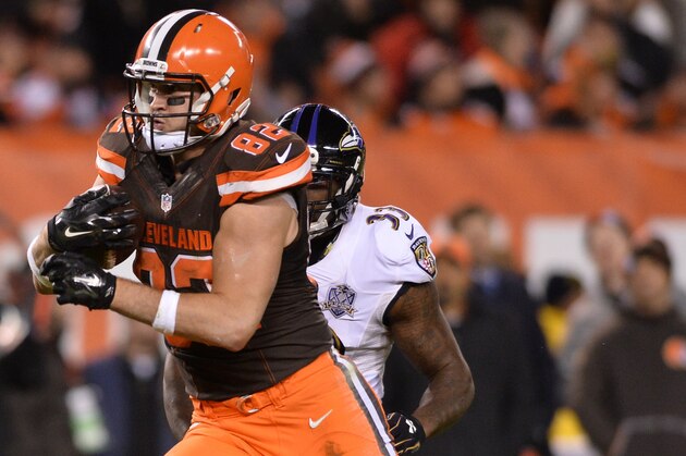Nov 30, 2015; Cleveland, OH, USA; Cleveland Browns tight end Gary Barnidge (82) during the second quarter at FirstEnergy Stadium. Mandatory Credit: Ken Blaze-USA TODAY Sports