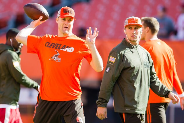 CLEVELAND, OH - NOVEMBER 1: Quarterbacks Josh McCown #13 and Johnny Manziel #2 of the Cleveland Browns warm up prior to the game against the Arizona Cardinals at FirstEnergy Stadium on November 1, 2015 in Cleveland, Ohio. (Photo by Jason Miller/Getty Images)