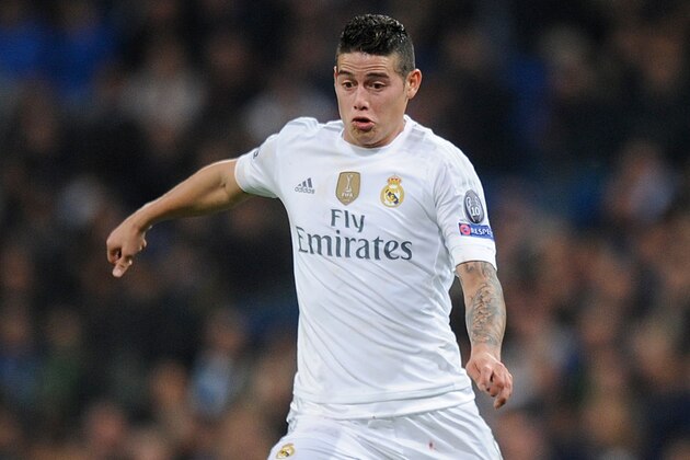 MADRID, SPAIN - DECEMBER 08:   James Rodriguez of Real Madrid in action during the UEFA Champions League Group A match between Real Madrid CF and Malmo FF at the Santiago Bernabeu stadium on December 8, 2015 in Madrid, Spain.  (Photo by Denis Doyle/Getty Images)