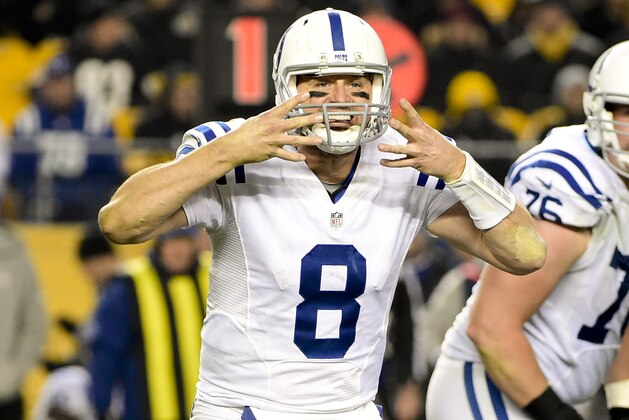 Indianapolis Colts quarterback Matt Hasselbeck (8) calls signals against the Pittsburgh Steelers in the second half of an NFL football game, Sunday, Dec. 6, 2015, in Pittsburgh. (AP Photo/Fred Vuich)
