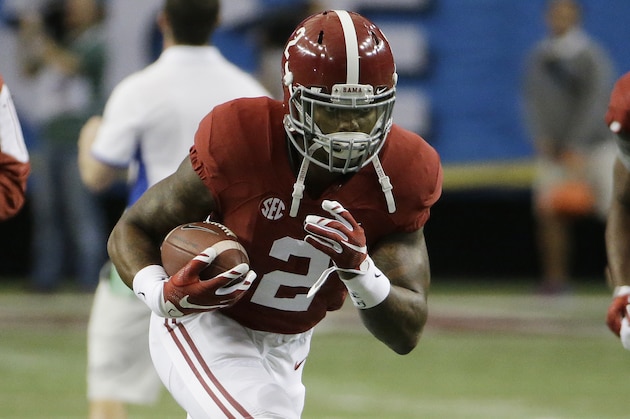 Alabama running back Derrick Henry (2) warms up before the first half of the Southeastern Conference championship NCAA college football game between Alabama and Florida, Saturday, Dec. 5, 2015, in Atlanta. (AP Photo/David Goldman)