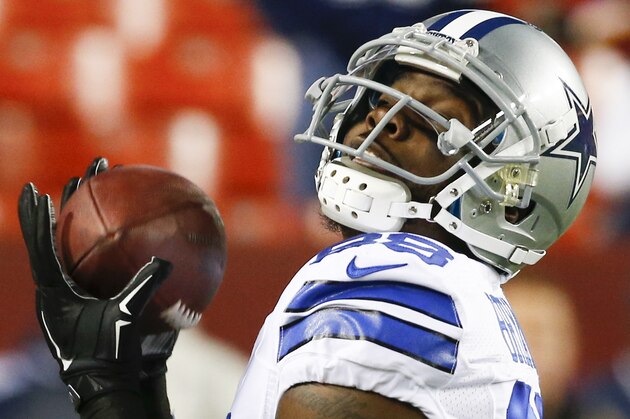 Dallas Cowboys wide receiver Dez Bryant (88) warms up before an NFL football game against the Washington Redskins in Landover, Md., Monday, Dec. 7, 2015. (AP Photo/Alex Brandon)