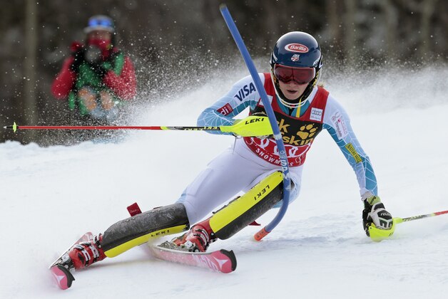 United States' Mikaela Shiffrin speeds down the course during the women's World Cup slalom ski race Sunday, Nov. 29, 2015, in Aspen, Colo. (AP Photo/Nathan Bilow)