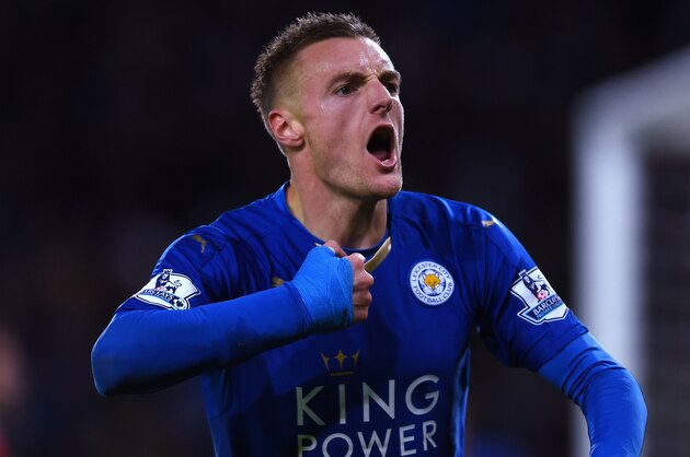 LEICESTER, ENGLAND - NOVEMBER 28: Jamie Vardy of Leicester City celebrates his record breaking goal during the Barclays Premier League match between Leicester City and Manchester United at The King Power Stadium on November 28, 2015 in Leicester, England.  (Photo by Laurence Griffiths/Getty Images)