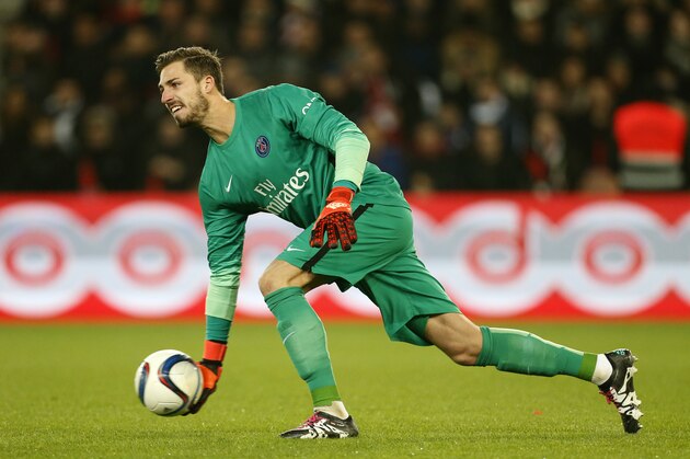 PARIS, FRANCE - DECEMBER 13: Goalkeeper of PSG Kevin Trapp in action during the French Ligue 1 match between Paris Saint-Germain (PSG) and Olympique Lyonnais (OL) at Parc des Princes stadium on December 13, 2015 in Paris, France. (Photo by Jean Catuffe/Getty Images)