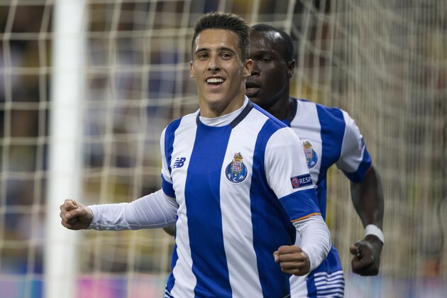 Porto’s Cristian Tello celebrates his goal against Maccabi Tel Aviv’s during group G Champions League soccer match in Haifa, Israel, Wednesday, Nov. 4, 2015 . (AP Photo/Ariel Schalit)